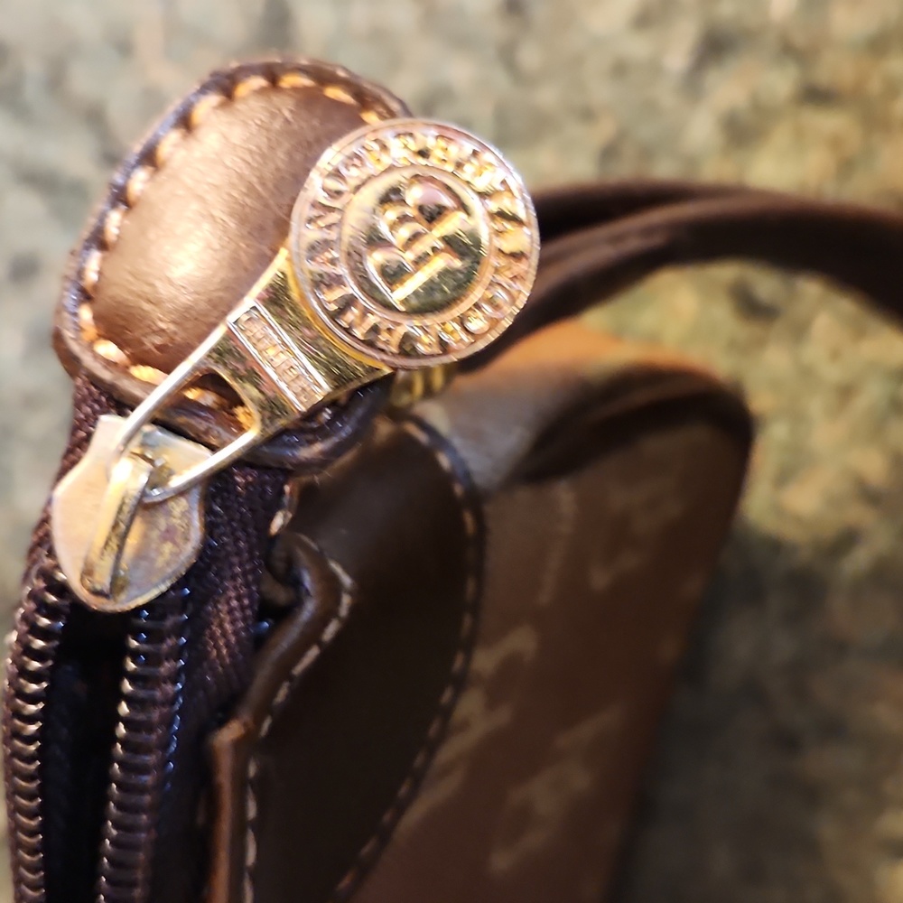 Brentano Wristlet - Picture 4 of 5